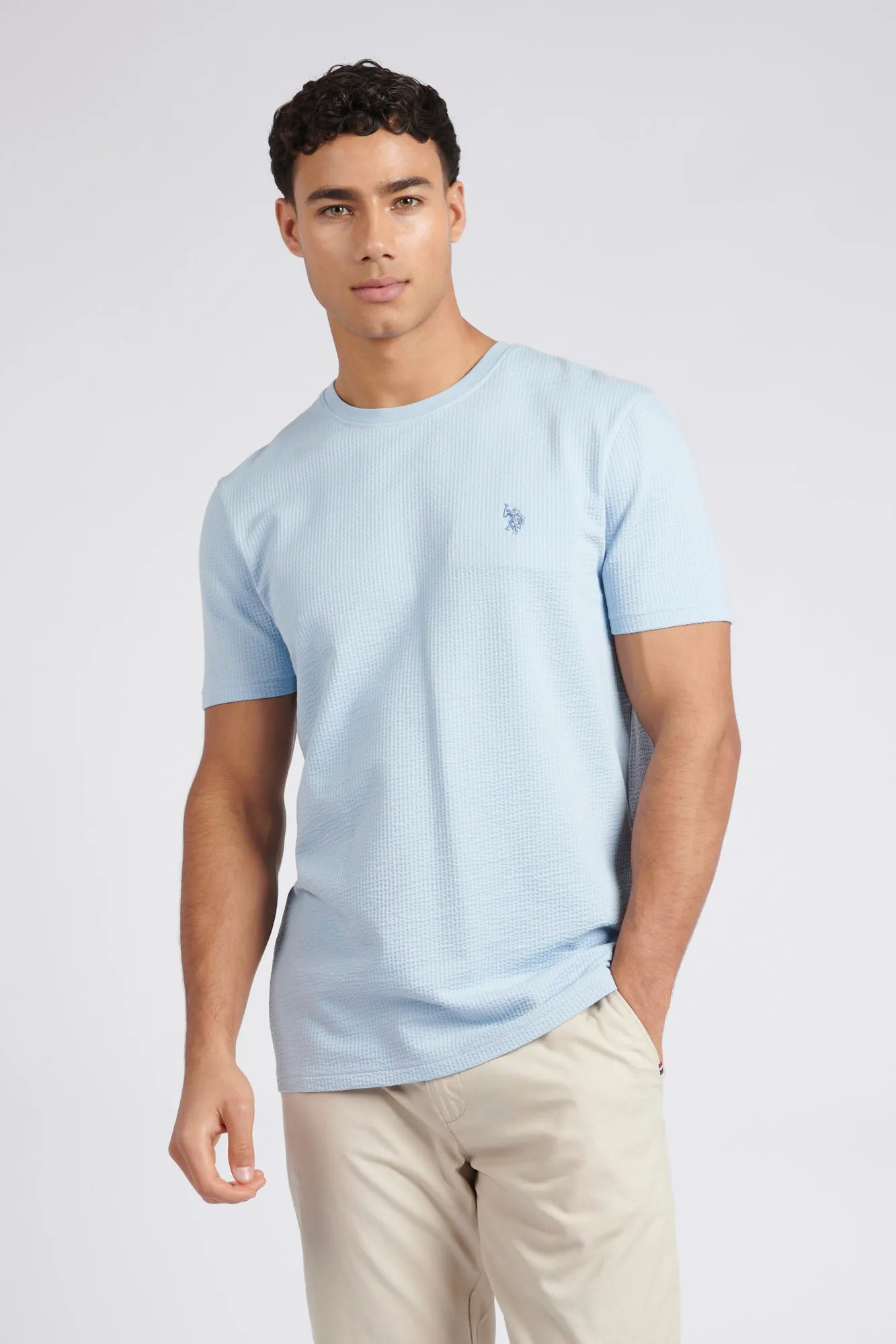 Mens Classic Fit Seersucker T-Shirt in Cashmere Blue